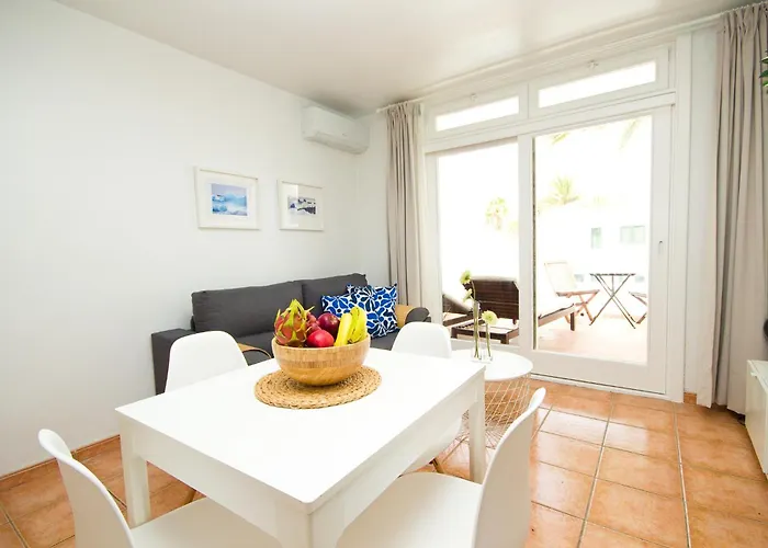 Elena - By Az Apartment *