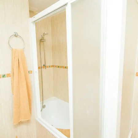 アパート Elena - By Az