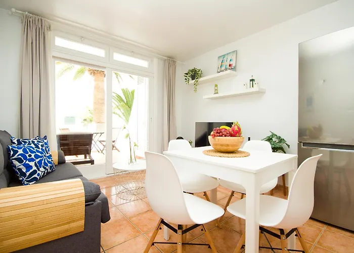 Elena - By Az 아파트