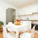Apartman Elena - By Az *
